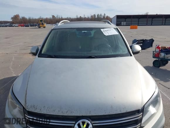 ✅ 2012 Volkswagen Tiguan S • VIN: WVGBV7AX2CW603477 • Лот: 43685173. Опубликован ранее на IAAI с пробегом Не указан. Бесплатный доступ к архиву аукционных продаж из США и подробный отчёт об истории автомобиля на DreamBid. Изображение 6.