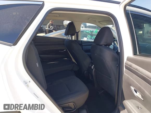 ✅ 2025 Hyundai Tucson SEL • VIN: 5NMJB3DE2SH495004 • Lot: 43651320. Listed on IAAI with 25,130 mi. Free auction sales archive from the USA and detailed vehicle history report at DreamBid. Image 8.