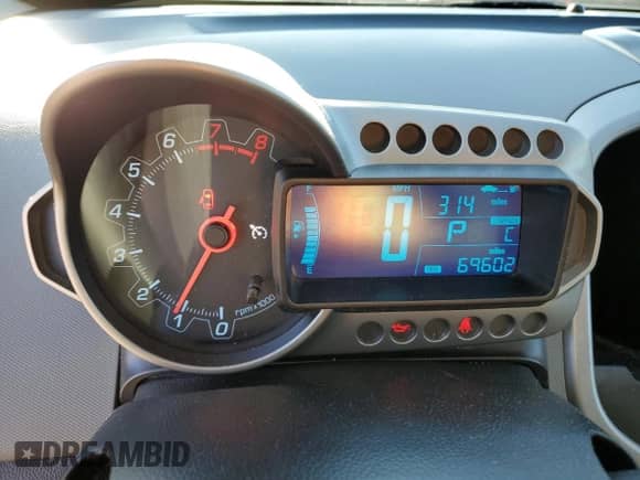 ✅ 2014 Chevrolet Sonic LT • VIN: 1G1JC5SH3E4223783 • Lot: 87204705. Listed on Copart with 69,602 mi. Free auction sales archive from the USA and detailed vehicle history report at DreamBid. Image 9.