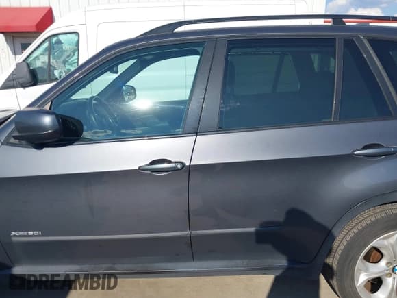 ✅ 2012 BMW X5 50i • VIN: 5UXZV8C57CL425537 • Lot: 43206340. Wystawiony na IAAI z przebiegiem 158 281 mil. Bezpłatny archiwum sprzedaży aukcyjnych z USA i szczegółowy raport historii pojazdu na DreamBid. Zdjęcie 14.