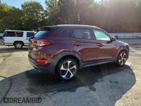 ✅ 2016 Hyundai Tucson Limited • VIN: KM8J33A26GU063275 • Лот: 84383495. Опубликован ранее на Copart с пробегом 108 111 миль. Бесплатный доступ к архиву аукционных продаж из США и подробный отчёт об истории автомобиля на DreamBid. Изображение 3.