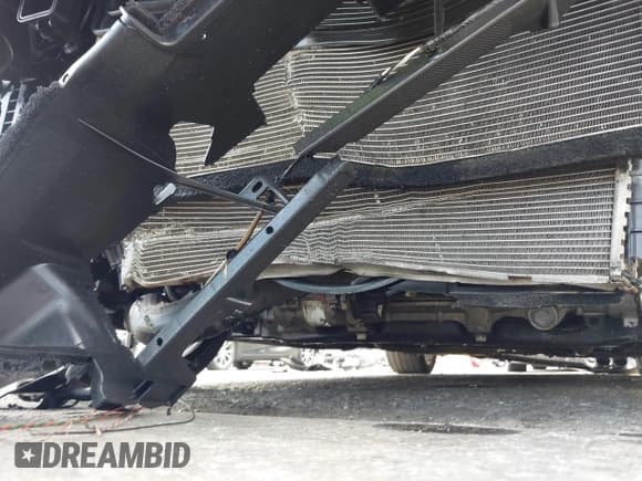 ✅ 2018 Kia Stinger GT2 • VIN: KNAE55LC8J6019949 • Лот: 42749246. Опубликован ранее на IAAI с пробегом 44 094 миль. Бесплатный доступ к архиву аукционных продаж из США и подробный отчёт об истории автомобиля на DreamBid. Изображение 20.