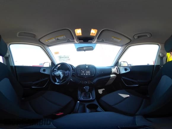 ✅ 2021 Kia Soul LX • VIN: KNDJ23AU8M7792414 • Lot: 43423190. Wystawiony na IAAI z przebiegiem 42 301 mil. Bezpłatny archiwum sprzedaży aukcyjnych z USA i szczegółowy raport historii pojazdu na DreamBid. Zdjęcie 20.