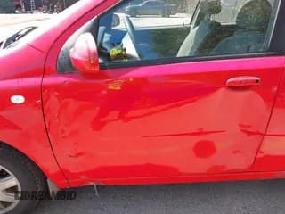 ✅ 2005 Chevrolet Aveo LT • VIN: KL1TG52635B390425 • Lot: 43281221. Wystawiony na IAAI z przebiegiem 218 578 mil. Bezpłatny archiwum sprzedaży aukcyjnych z USA i szczegółowy raport historii pojazdu na DreamBid. Zdjęcie 6.