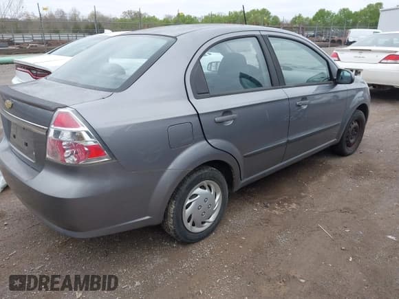 ✅ 2011 Chevrolet Aveo 1LT • VIN: KL1TD5DE9BB188052 • Lot: 41919640. Wystawiony na IAAI z przebiegiem 103 199 mil. Bezpłatny archiwum sprzedaży aukcyjnych z USA i szczegółowy raport historii pojazdu na DreamBid. Zdjęcie 4.