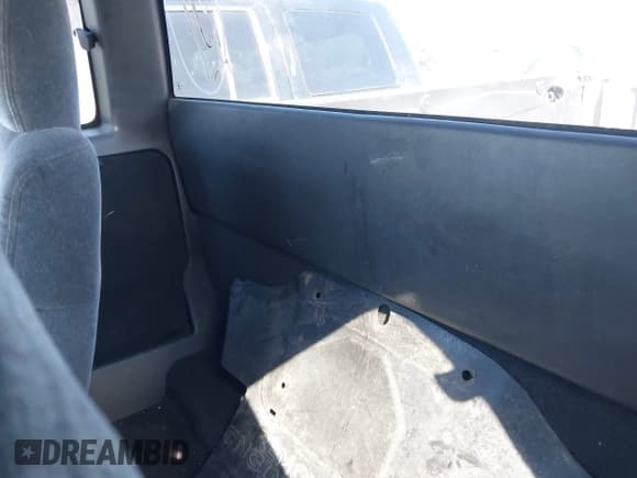 ✅ 2000 Chevrolet S-10 LS Xtreme • VIN: 1GCCS19WXY8294864 • Лот: 41399702. Опубликован ранее на IAAI с пробегом 209 091 миль. Бесплатный доступ к архиву аукционных продаж из США и подробный отчёт об истории автомобиля на DreamBid. Изображение 8.