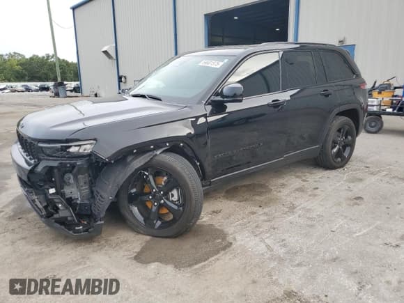 ✅ 2023 Jeep Grand Cherokee Altitude • VIN: 1C4RJGAG5P8714176 • Lot: 59681575. Listed on Copart with 11,527 mi. Free auction sales archive from the USA and detailed vehicle history report at DreamBid. Image 1.