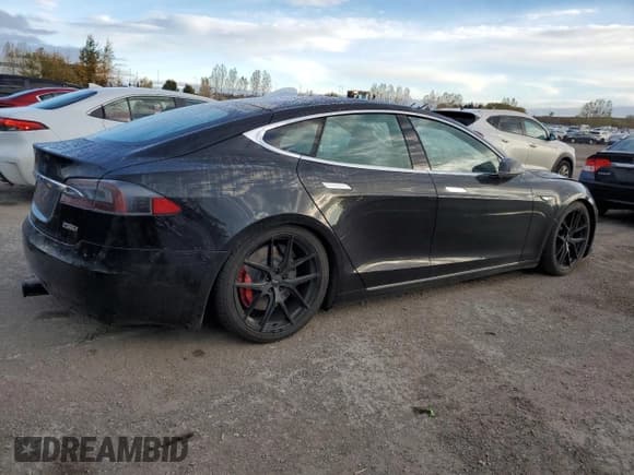 ✅ 2016 Tesla Model S 90D • VIN: 5YJSA1E46GF152593 • Лот: 87274355. Опубликован ранее на Copart с пробегом Не указан. Бесплатный доступ к архиву аукционных продаж из США и подробный отчёт об истории автомобиля на DreamBid. Изображение 3.