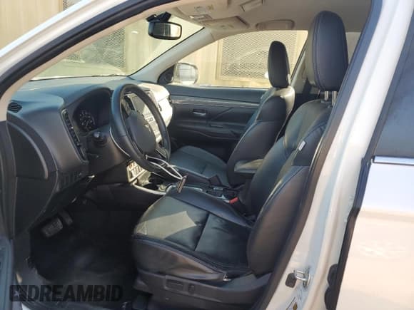 ✅ 2019 Mitsubishi Outlander SE • VIN: JA4AD3A3XKZ027055 • Lot: 90423005. Wystawiony na Copart z przebiegiem 167 775 mil. Bezpłatny archiwum sprzedaży aukcyjnych z USA i szczegółowy raport historii pojazdu na DreamBid. Zdjęcie 7.