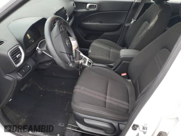 2023 Hyundai Venue Limited with VIN KMHRC8A31PU235642, listed as a Copart auction lot 86133125 with 31,218 mi miles and Salvage title. Bid and sale history available at DreamBid. Image 7.