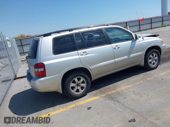 ✅ 2007 Toyota Highlander • VIN: JTEGP21A270129649 • Lot: 40187427. Wystawiony na IAAI z przebiegiem 191 293 mil. Bezpłatny archiwum sprzedaży aukcyjnych z USA i szczegółowy raport historii pojazdu na DreamBid. Zdjęcie 4.