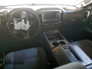 ✅ 2018 Chevrolet Silverado 1500 LT • VIN: 3GCPCREC5JG520186 • Lot: 93995705. Wystawiony na Copart z przebiegiem 123 439 mil. Bezpłatny archiwum sprzedaży aukcyjnych z USA i szczegółowy raport historii pojazdu na DreamBid. Zdjęcie 8.