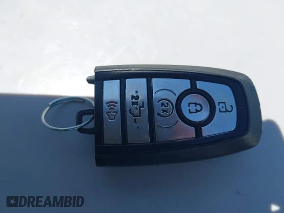 ✅ 2018 Ford F-250 XL • VIN: 1FT7W2BT7JEC42093 • Lot: 42272840. Wystawiony na IAAI z przebiegiem 111 220 mil. Bezpłatny archiwum sprzedaży aukcyjnych z USA i szczegółowy raport historii pojazdu na DreamBid. Zdjęcie 11.