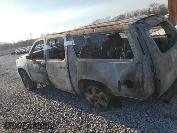 ✅ 2008 Chevrolet Suburban 2LT • VIN: 3GNFC16038G194438 • Lot: 46873265. Listed on Copart with Not provided. Free auction sales archive from the USA and detailed vehicle history report at DreamBid. Image 2.
