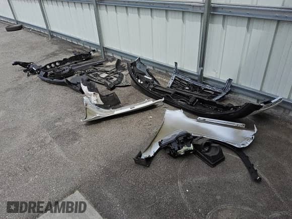 ✅ 2024 Hyundai Tucson SEL • VIN: 5NMJBCDE3RH422556 • Lot: 62840665. Listed on Copart with 21,242 mi miles. Access the free auction sales archive from the USA and view a detailed vehicle history report at DreamBid. Image 13.