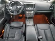 ✅ 2014 Nissan Maxima SV • VIN: 1N4AA5AP0EC483611 • Лот: 93949055. Опубликован ранее на Copart с пробегом 99 254 миль. Бесплатный доступ к архиву аукционных продаж из США и подробный отчёт об истории автомобиля на DreamBid. Изображение 8.