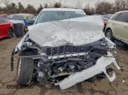 ✅ 2023 Jeep Grand Cherokee Laredo • VIN: 1C4RJHAG1P8701009 • Lot: 93411715. Wystawiony na Copart z przebiegiem 21 447 mil. Bezpłatny archiwum sprzedaży aukcyjnych z USA i szczegółowy raport historii pojazdu na DreamBid. Zdjęcie 5.