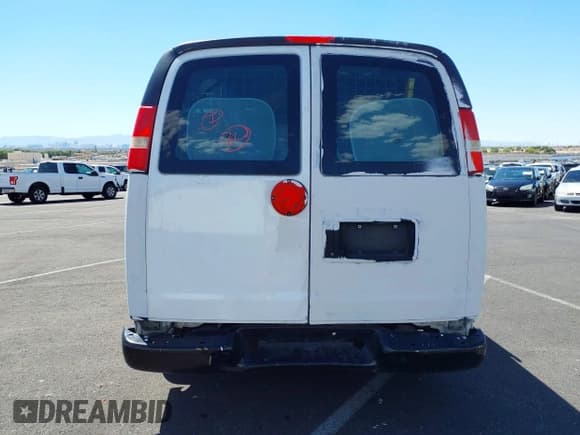 ✅ 2013 Chevrolet Express Cargo • VIN: 1GCSGAFX4D1154340 • Lot: 42736448. Wystawiony na IAAI z przebiegiem 290 690 mil. Bezpłatny archiwum sprzedaży aukcyjnych z USA i szczegółowy raport historii pojazdu na DreamBid. Zdjęcie 16.