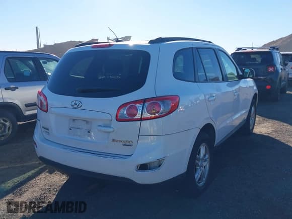 ✅ 2011 Hyundai Santa Fe GLS • VIN: 5XYZGDAB7BG056993 • Lot: 43622815. Listed on IAAI with 124,802 mi. Free auction sales archive from the USA and detailed vehicle history report at DreamBid. Image 6.
