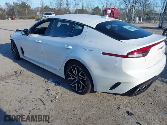 ✅ 2022 Kia Stinger GT-Line • VIN: KNAE35LDXN6102111 • Lot: 43648843. Wystawiony na IAAI z przebiegiem 46 111 mil. Bezpłatny archiwum sprzedaży aukcyjnych z USA i szczegółowy raport historii pojazdu na DreamBid. Zdjęcie 3.