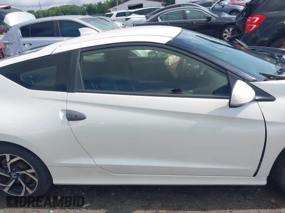 ✅ 2016 Honda CR-Z LX • VIN: JHMZF1D40GS000375 • Lot: 42441697. Listed on IAAI with 80,330 mi. Free auction sales archive from the USA and detailed vehicle history report at DreamBid. Image 13.