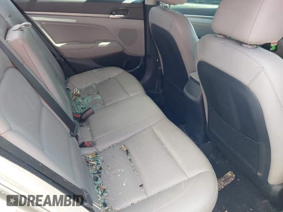 ✅ 2017 Hyundai Elantra SE • VIN: 5NPD84LF4HH093928 • Lot: 43064107. Listed on IAAI with 101,443 mi. Free auction sales archive from the USA and detailed vehicle history report at DreamBid. Image 8.