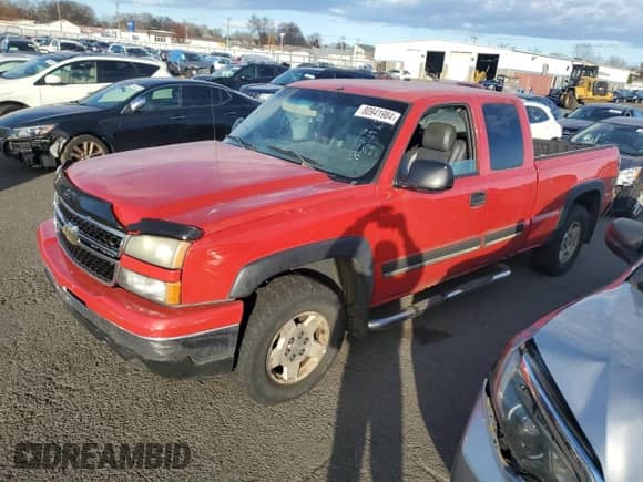 ✅ 2006 Chevrolet Silverado 1500 LS • VIN: 2GCEK19B861263733 • Lot: 80941984. Wystawiony na Copart z przebiegiem 250 132 mil mil. Skorzystaj z bezpłatnego archiwum sprzedaży aukcyjnych z USA i zobacz szczegółowy raport historii pojazdu na DreamBid. Zdjęcie 1.