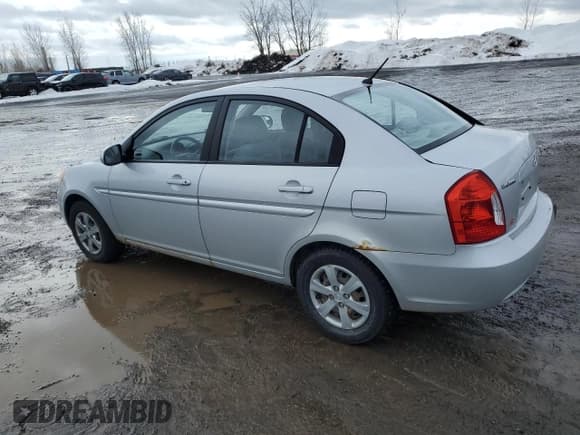 ✅ 2010 Hyundai Accent GL • VIN: KMHCN4BC0AU401826 • Лот: 45659195. Опубликован ранее на Copart с пробегом 168 392 миль. Бесплатный доступ к архиву аукционных продаж из США и подробный отчёт об истории автомобиля на DreamBid. Изображение 2.