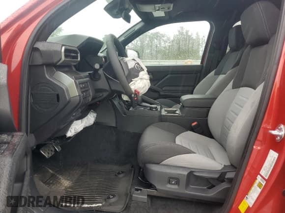 ✅ 2025 Toyota Tacoma SR • VIN: 3TYLB5JN5ST079006 • Лот: 67752135. Опубликован ранее на Copart с пробегом 1 824 миль. Бесплатный доступ к архиву аукционных продаж из США и подробный отчёт об истории автомобиля на DreamBid. Изображение 7.