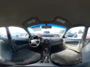 ✅ 2000 Toyota Corolla VE • VIN: 1NXBR18E5YZ304607 • Lot: 43637656. Wystawiony na IAAI z przebiegiem 171 968 mil. Bezpłatny archiwum sprzedaży aukcyjnych z USA i szczegółowy raport historii pojazdu na DreamBid. Zdjęcie 18.