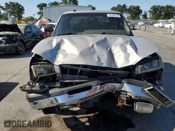 ✅ 2004 Chevrolet Silverado 1500 LS • VIN: 2GCEC13T841325739 • Лот: 62288135. Опубликован ранее на Copart с пробегом 260 166 миль. Бесплатный доступ к архиву аукционных продаж из США и подробный отчёт об истории автомобиля на DreamBid. Изображение 5.