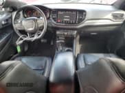 ✅ 2023 Dodge Durango GT • VIN: 1C4RDHDG4PC571825 • Lot: 56158955. Wystawiony na Copart z przebiegiem 56 037 mil. Bezpłatny archiwum sprzedaży aukcyjnych z USA i szczegółowy raport historii pojazdu na DreamBid. Zdjęcie 8.