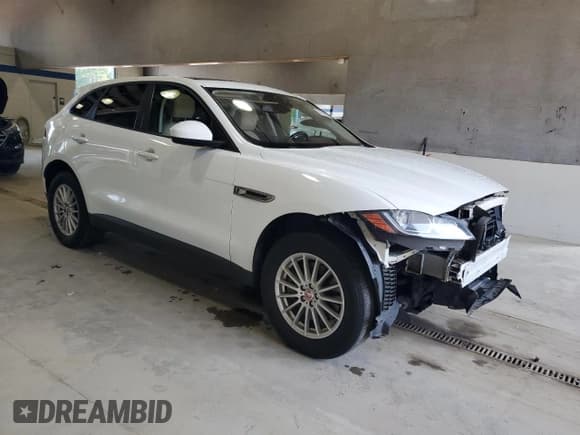 ✅ 2017 Jaguar F-Pace 35t • VIN: SADCS2BV7HA053350 • Lot: 66388915. Wystawiony na Copart z przebiegiem 97 580 mil. Bezpłatny archiwum sprzedaży aukcyjnych z USA i szczegółowy raport historii pojazdu na DreamBid. Zdjęcie 4.