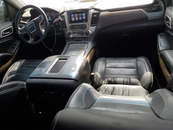 ✅ 2017 GMC Yukon Denali • VIN: 1GKS1CKJ7HR313281 • Lot: 90091155. Listed on Copart with 136,583 mi. Free auction sales archive from the USA and detailed vehicle history report at DreamBid. Image 8.