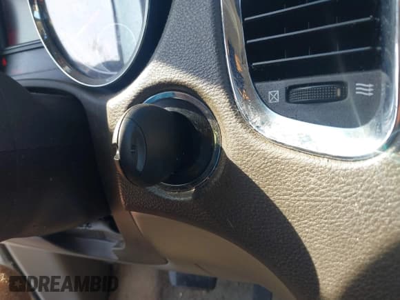 ✅ 2013 Dodge Durango SXT • VIN: 1C4RDJAG8DC572242 • Lot: 43247503. Listed on IAAI with 200,407 mi. Free auction sales archive from the USA and detailed vehicle history report at DreamBid. Image 11.