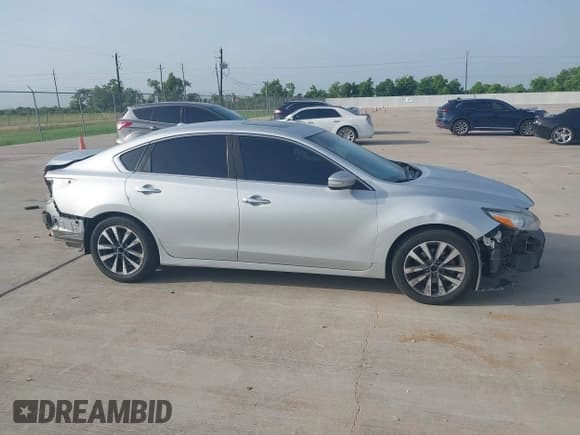 ✅ 2017 Nissan Altima SV • VIN: 1N4AL3AP9HC248322 • Lot: 42637539. Wystawiony na IAAI z przebiegiem 174 626 mil. Bezpłatny archiwum sprzedaży aukcyjnych z USA i szczegółowy raport historii pojazdu na DreamBid. Zdjęcie 14.
