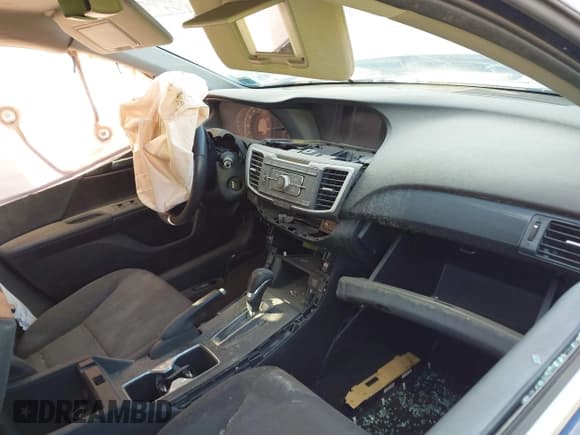 ✅ 2014 Honda Accord Sport • VIN: 1HGCR2F56EA075757 • Lot: 43703994. Wystawiony na IAAI z przebiegiem Nie podano. Bezpłatny archiwum sprzedaży aukcyjnych z USA i szczegółowy raport historii pojazdu na DreamBid. Zdjęcie 5.