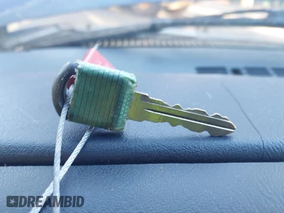 ✅ 1996 Chevrolet Silverado 1500 • VIN: 2GCEK19R2T1164298 • Лот: 43644368. Опубликован ранее на IAAI с пробегом 311 313 миль. Бесплатный доступ к архиву аукционных продаж из США и подробный отчёт об истории автомобиля на DreamBid. Изображение 11.