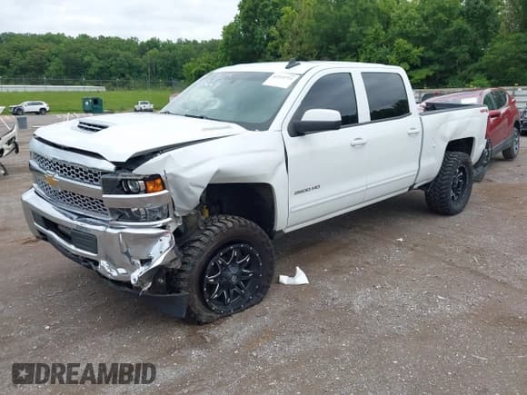 ✅ 2019 Chevrolet Silverado 2500HD LT • VIN: 1GC1KSEY0KF178774 • Лот: 42319711. Опубликован ранее на IAAI с пробегом 165 626 миль. Бесплатный доступ к архиву аукционных продаж из США и подробный отчёт об истории автомобиля на DreamBid. Изображение 17.