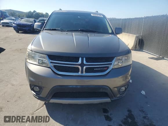 ✅ 2013 Dodge Journey SXT • VIN: 3C4PDCBG2DT555362 • Lot: 93039195. Wystawiony na Copart z przebiegiem 200 306 mil. Bezpłatny archiwum sprzedaży aukcyjnych z USA i szczegółowy raport historii pojazdu na DreamBid. Zdjęcie 5.