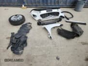 ✅ 2024 Toyota Highlander LE • VIN: 5TDKDRBH0RS561538 • Lot: 70194845. Wystawiony na Copart z przebiegiem 15 722 mil. Bezpłatny archiwum sprzedaży aukcyjnych z USA i szczegółowy raport historii pojazdu na DreamBid. Zdjęcie 13.