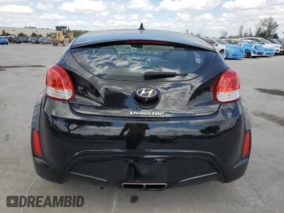 ✅ 2016 Hyundai Veloster • VIN: KMHTC6AD9GU250196 • Lot: 53236835. Wystawiony na Copart z przebiegiem 108 191 mil. Bezpłatny archiwum sprzedaży aukcyjnych z USA i szczegółowy raport historii pojazdu na DreamBid. Zdjęcie 6.
