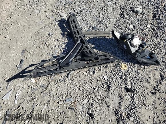 ✅ 2017 Chevrolet Impala Premier • VIN: 2G1145S36H9161296 • Лот: 78865584. Опубликован ранее на Copart с пробегом 146 846 миль. Бесплатный доступ к архиву аукционных продаж из США и подробный отчёт об истории автомобиля на DreamBid. Изображение 14.