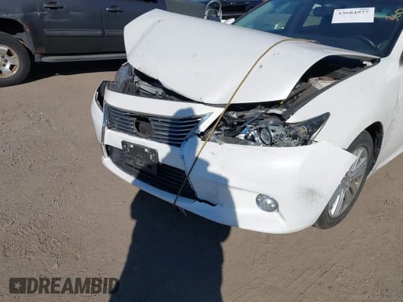 ✅ 2015 Lexus ES 330 • VIN: JTHBK1GG5F2180843 • Lot: 43684977. Listed on IAAI with 84,552 mi. Free auction sales archive from the USA and detailed vehicle history report at DreamBid. Image 6.