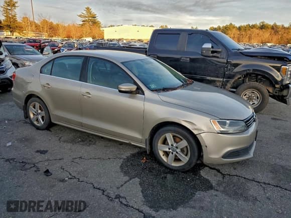 ✅ 2014 Volkswagen Jetta TDI • VIN: 3VWLL7AJ5EM244409 • Лот: 95619785. Опубликован ранее на Copart с пробегом 219 123 миль. Бесплатный доступ к архиву аукционных продаж из США и подробный отчёт об истории автомобиля на DreamBid. Изображение 4.