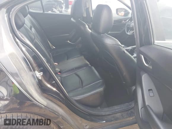 ✅ 2016 Mazda 3 i Touring • VIN: 3MZBM1V70GM238668 • Лот: 42937621. Опубликован ранее на IAAI с пробегом 106 367 миль. Бесплатный доступ к архиву аукционных продаж из США и подробный отчёт об истории автомобиля на DreamBid. Изображение 8.