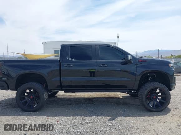 ✅ 2021 Chevrolet Silverado 1500 RST • VIN: 1GCUYEEL8MZ376540 • Lot: 42153636. Wystawiony na IAAI z przebiegiem 40 516 mil. Bezpłatny archiwum sprzedaży aukcyjnych z USA i szczegółowy raport historii pojazdu na DreamBid. Zdjęcie 13.