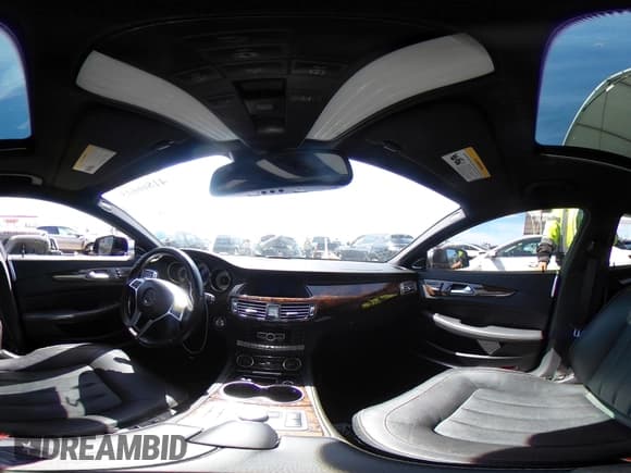 ✅ 2014 Mercedes-Benz CLS 550 • VIN: WDDLJ7DB4EA096883 • Lot: 41866615. Wystawiony na IAAI z przebiegiem 68 886 mil. Bezpłatny archiwum sprzedaży aukcyjnych z USA i szczegółowy raport historii pojazdu na DreamBid. Zdjęcie 18.