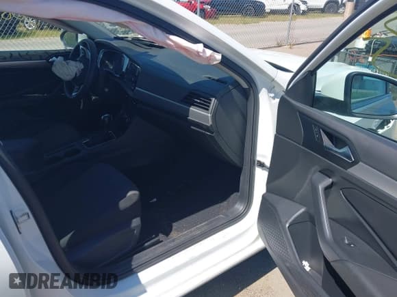 ✅ 2020 Volkswagen Jetta S • VIN: 3VWC57BU3LM077502 • Lot: 43083975. Listed on IAAI with 35,325 mi. Free auction sales archive from the USA and detailed vehicle history report at DreamBid. Image 5.