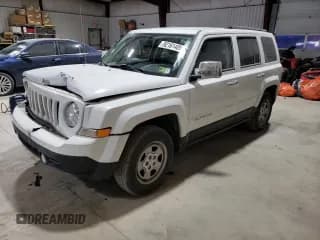 ✅ 2016 Jeep Patriot Sport SE • VIN: 1C4NJRBB8GD650798 • Lot: 92161405. Listed on Copart with 450,000 mi. Free auction sales archive from the USA and detailed vehicle history report at DreamBid. Image 1.
